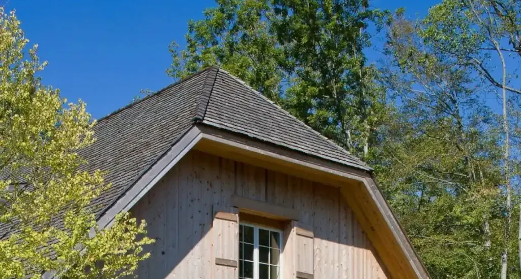 types of rooftops: Jerkinhead Roof