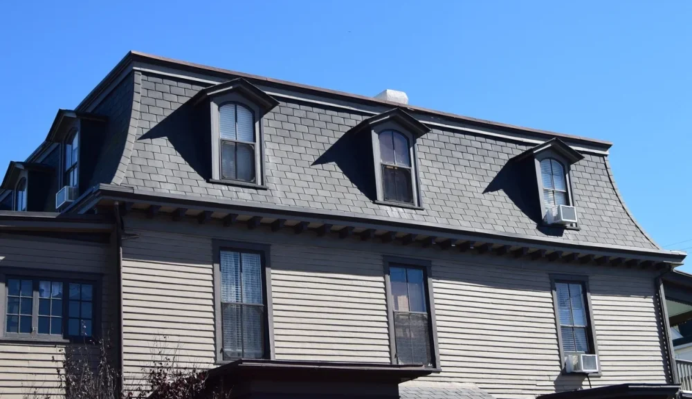 types of rooftops: Mansard roof